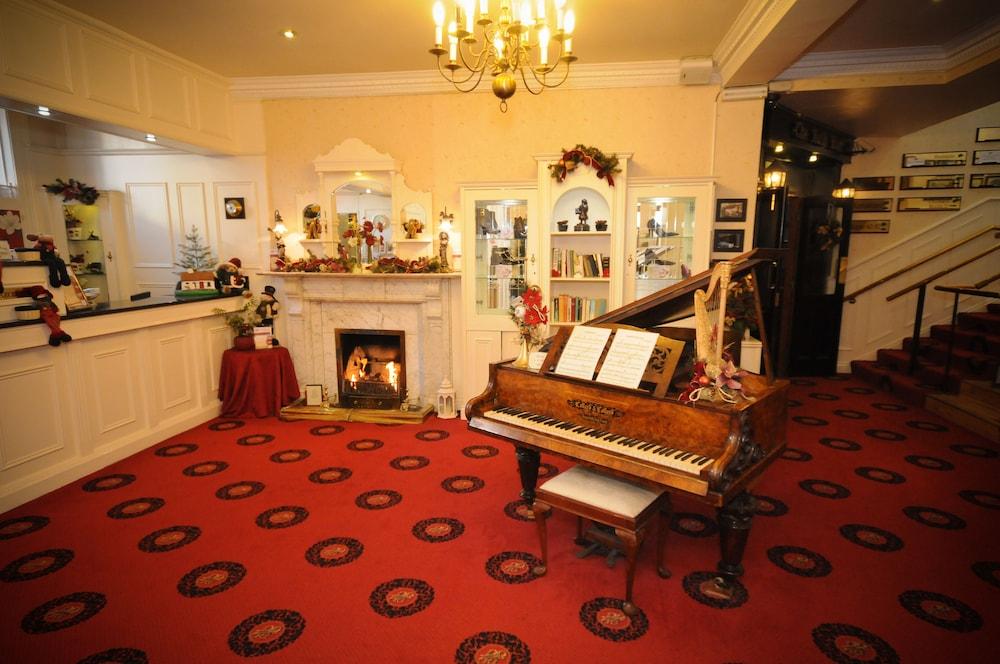 Bush Hotel County Leitrim Eksteriør bilde